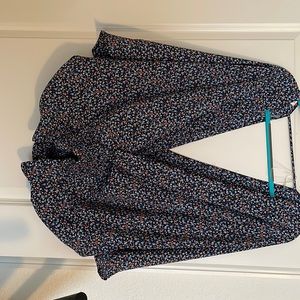 Floral deep V open back top. From brand willow-root purchased at Buckle. Size L.